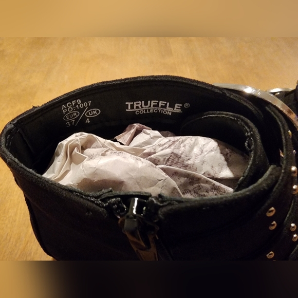 Truffle Collection Rose Embroidered Buckle Western Boot - Picture 7 of 11